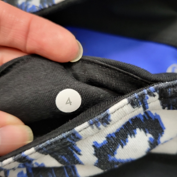 Lululemon Groove Cropped Black Reversible Leggings - Picture 9 of 9